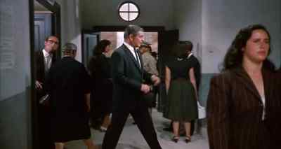 They're calling the case. Let's go in. - It Started in Naples