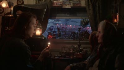 - They're choosing sides,
Alex. - Snowpiercer