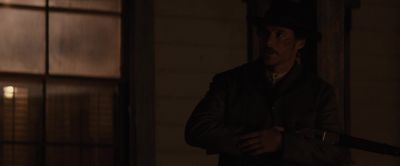 - They're coming back!
- They're coming around again. - Cowboys &amp; Aliens