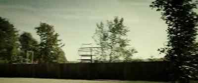 - They're coming! Hurry!
- Ray, hurry! - Hidden