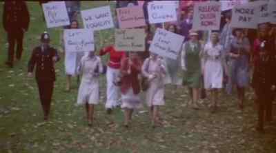 They're coming. - Queen Kong