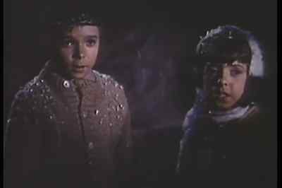 They're coming towards us. - Santa Claus Conquers the Martians