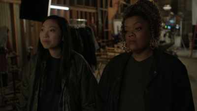 They're extras. If they talk, - Weird City
