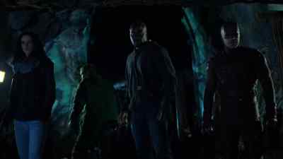 They're gonna destroy the city. - The Defenders