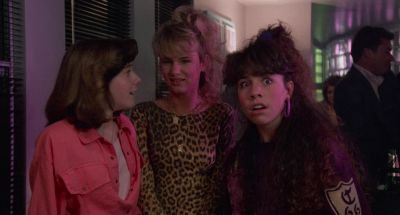 They're gonna kiss - My Stepmother Is an Alien