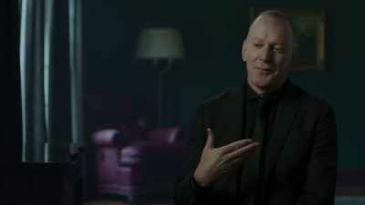 They're letting him know
they think he killed her. - Signs of a Psychopath