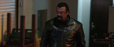 They're moving Rauf out now. - Contract to Kill