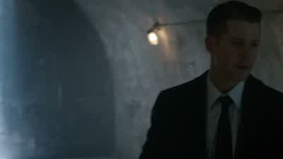 They're not answering at the precinct. - Gotham