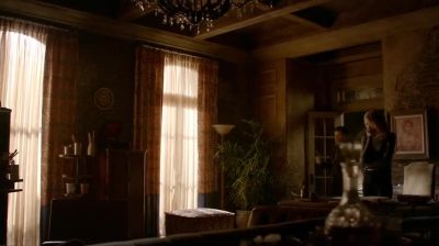 They're not answering. - The Originals