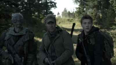 They're not shooting back. - Falling Skies
