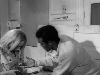 They're not that strong. - Night of the Living Dead