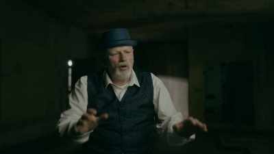 They're not violent,
they're not reckless, - Inside the Heist