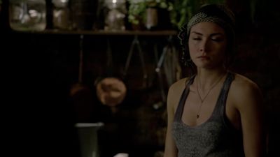 They're not with me. - The Vampire Diaries