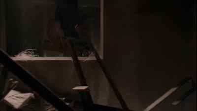 - They're playing hide and seek?
- Watch out! - Anaconda 3: Offspring