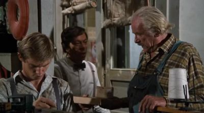 -They're right here, Mr. Walton.
-Good. - The Waltons