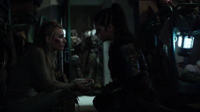 They're scared. - The 100