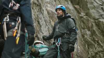 They're sending a party on foot - Summit Fever