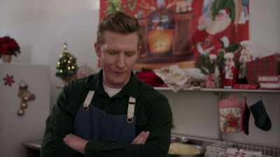 They're slightly different
in texture, sweetness, flavor, - Christmas Wreaths and Ribbons