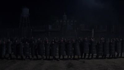 They're splitting
into two! - The Walking Dead