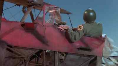 - They're still on our tail.
- Don't panic. - The Cat from Outer Space