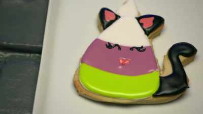 They're traditional
Halloween colors, - Halloween Cookie Challenge