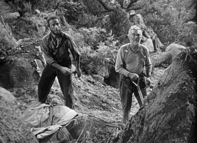 They're turning onto the trail. - The Treasure of the Sierra Madre