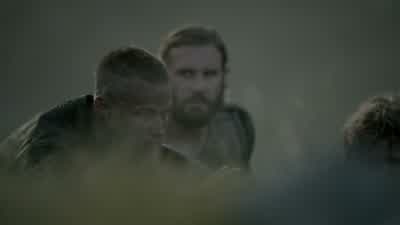 They're up there. - Vikings
