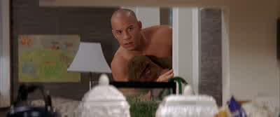 They're waving at me. - The Pacifier
