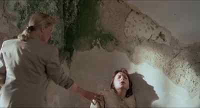 They've got her loaded. - Hired to Kill