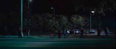 They've seen him. - Assault on Precinct 13