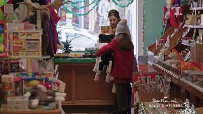 They've had that same train
setup since I was Ivy's age. - Last Vermont Christmas