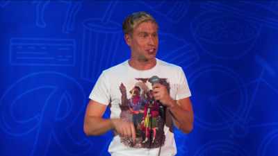 They've had to put extra security staff on
at that golf course - Russell Howard: Recalibrate