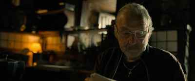 Thieves robbed the airplane
that was transporting it. - Den of Thieves 2: Pantera