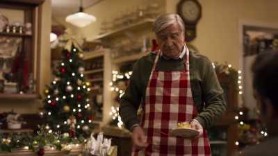 Think that cinnamon bun
can solve all my problems? - The Picture of Christmas