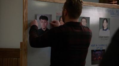- Think we found our guy.
Logan Peters. - Chicago P.D.