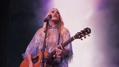 Think that I could live
a normal life, - Carrie Underwood: Reflection