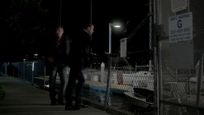 - Think Sully's gonna show?
- I don't know. - Ray Donovan