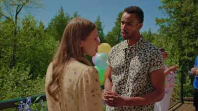 Third, his girlfriend, Jade,
is a big social media influencer - Picture Perfect Romance