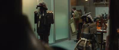 AUCTIONEER: Thirty-five thousand pounds. - Mortdecai