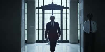 Thirty minutes ago, I received a text from Zoe. - House of Cards