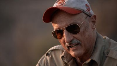 This is a bag of dicks - Tremors 5: Bloodlines