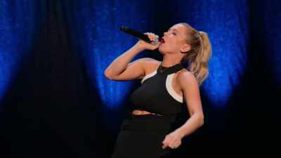 "This is a devil's tooth,
here's your crepe, suck my dick, Karen! - Iliza Shlesinger: Unveiled