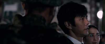 This is a populated area.
We should avoid attacking him. - Shin Ultraman