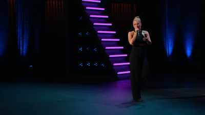 This is a question
for the men in the audience, - Iliza Shlesinger: Unveiled