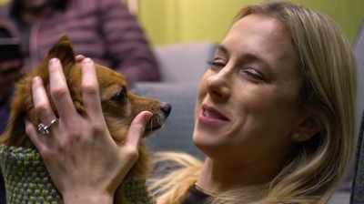 This is a scarf
a fan made her - Iliza Shlesinger: Over & Over
