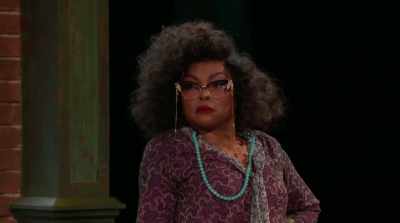 - This ain't exactly
Buckingham Palace. - Annie Live!