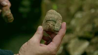 This is an important individual
with a huge headdress. - Lost Treasures of the Maya