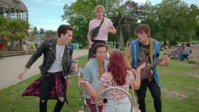 ♪ This band is back... ♪ - Julie and the Phantoms