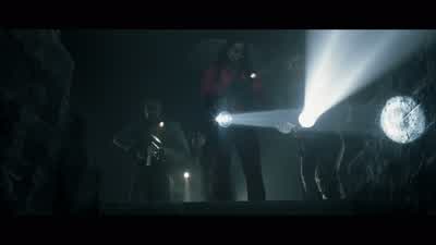 This bearing should take us back to the entrance. - Alien vs  Predator