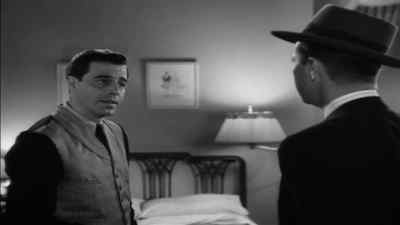 - This has been opened.
- I believe you're right, sefior. - Cornered